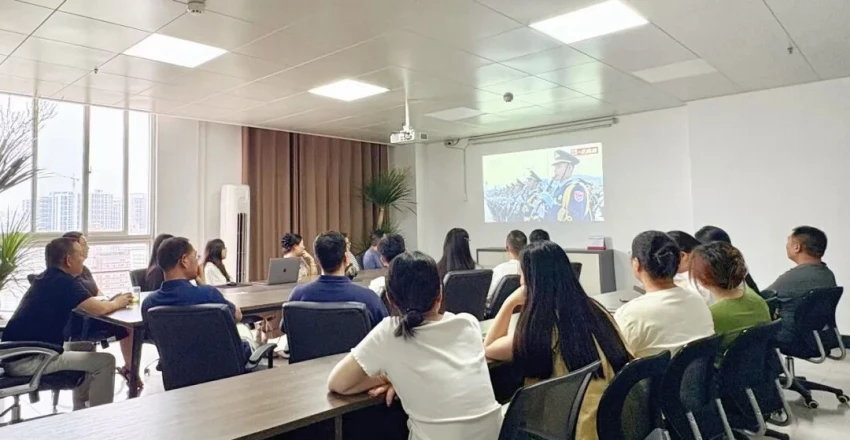 河南通商观察阅兵.webp