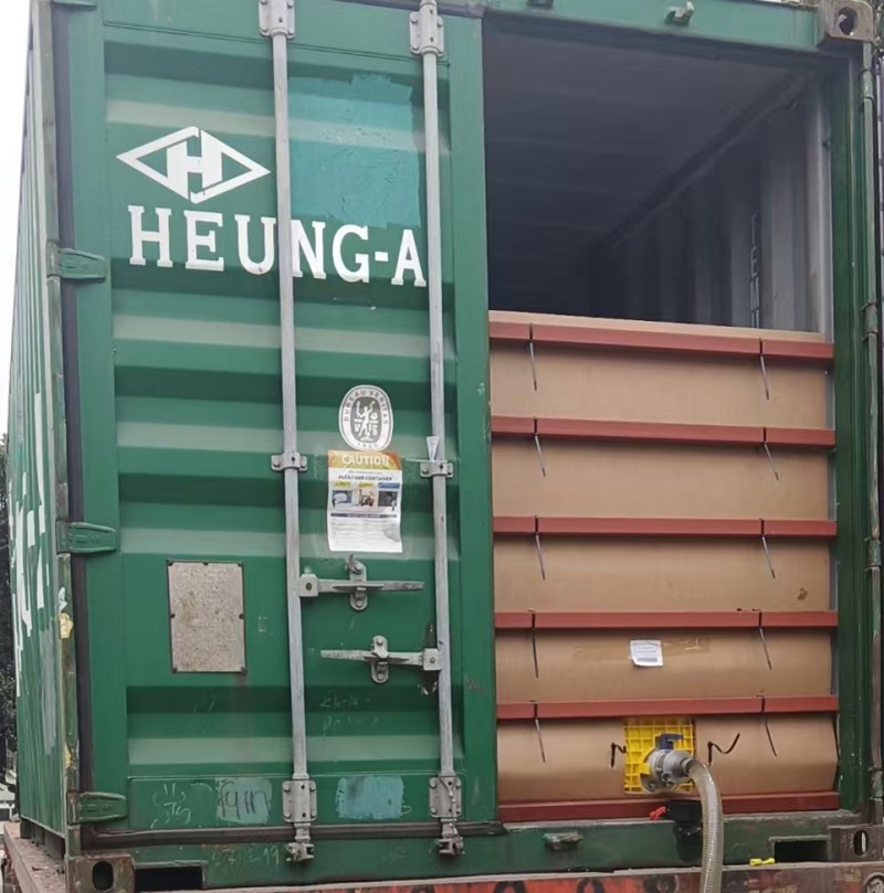 瑞振动物疫苗白油卸货.jpg 瑞振动物疫苗白油卸货.jpg