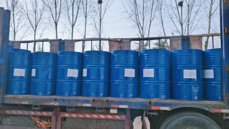 德源甘油的出货现场.jpg